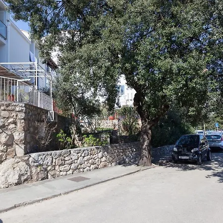 And Lena Guest house 3*