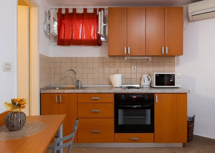 And Lena Guest house