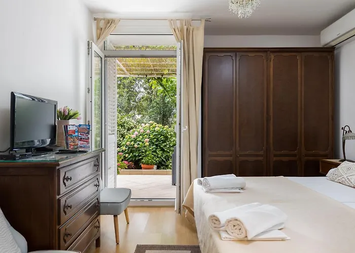 And Lena Guest house 3*