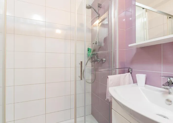 And Lena Guest house 3*