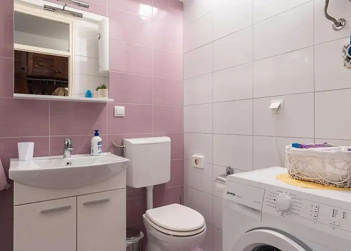 And Lena Guest house