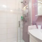 And Lena בית הארחה 3*